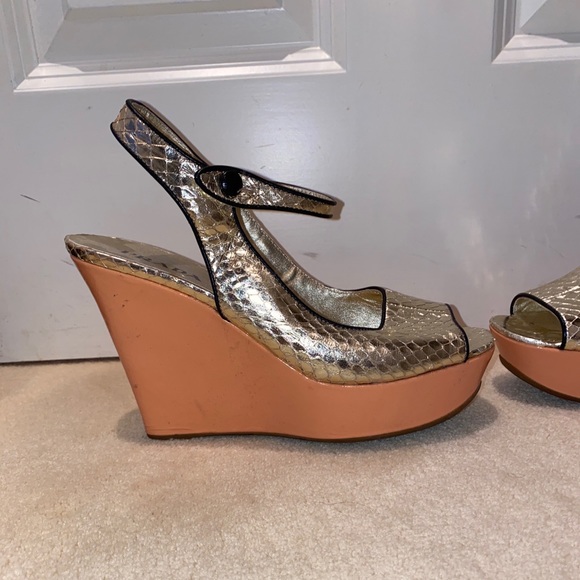 Prada gold sling back peep toe wedge with black trim size 7 - Picture 1 of 13
